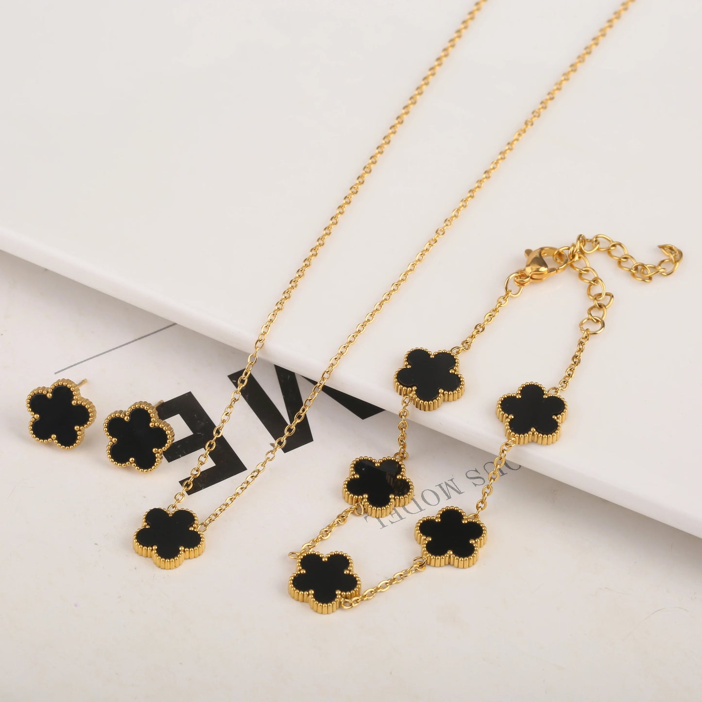 DAFNÍ Black Blossom Jewellery Set